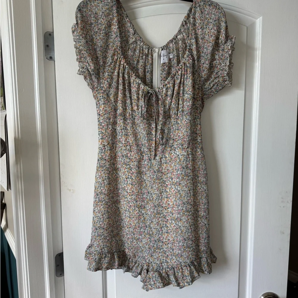 EUC Princess Polly | Blue/Pink/Why Puff Sleeve Romper - Picture 3 of 7